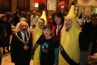Claire Perry MP & Devizes Mayor,  Fairtrade bananas - Jasper Selwyn & Peter Tolhurst and Antonia Tolhurst
